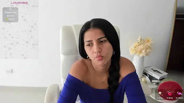 Snapshot of renata_t_ chatting on April 2026 09:39:33 PM renata t online show from April 2026 09:39:33 PM