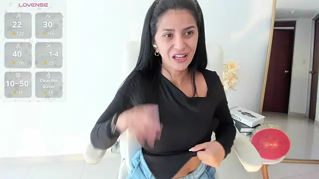 Snapshot of renata_t_ chatting on April 2026 04:54:01 PM renata t online show from April 2026 04:54:01 PM