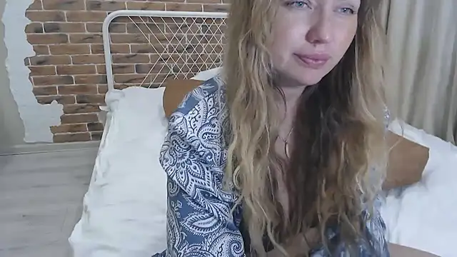Snapshot of xxkristinaxx chatting on February 2025 12:55:01 PM xxkristinaxx online show from February 2025 12:55:01 PM