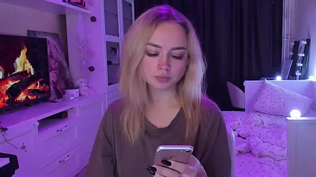 MaryDreaminess online show from October 2025 08:42:02 PM