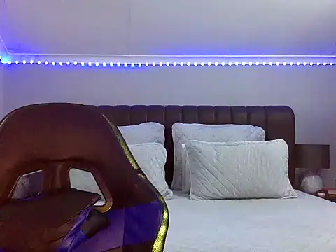 Snapshot of BOOTYBANGER24xx chatting on November 2025 01:59:01 AM BOOTYBANGER24xx online show from November 2025 01:59:01 AM