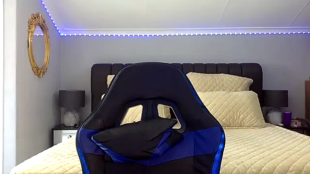 Snapshot of BOOTYBANGER24xx chatting on November 2025 07:18:02 AM BOOTYBANGER24xx online show from November 2025 07:18:02 AM