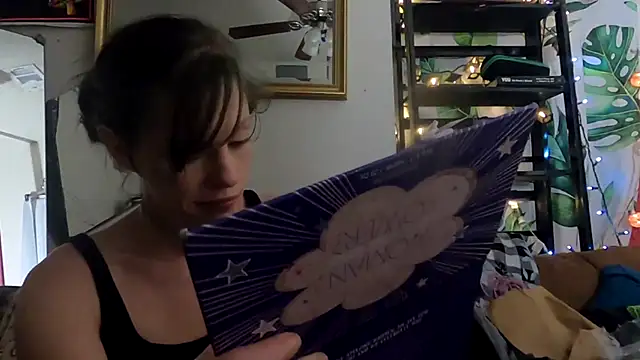 Snapshot of TheDaisyChaos chatting on October 2025 11:52:02 AM TheDaisyChaos online show from October 2025 11:52:02 AM