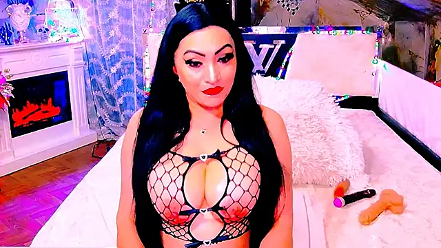 AmyraSunris online show from June 2026 08:33:01 PM