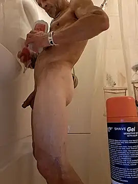 Snapshot of ThickDMatty@xh chatting on November 2025 01:08:01 AM ThickDMattyxh online show from November 2025 01:08:01 AM