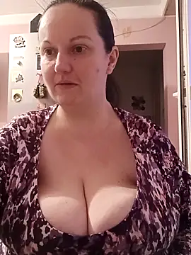 BustyLadyAlma online show from February 2026 06:12:02 AM