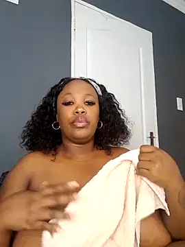 SWEETDOLLY29XX online show from April 2026 08:18:01 AM