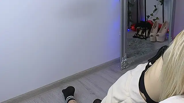 JuliaJuliette online show from March 2025 11:38:02 PM