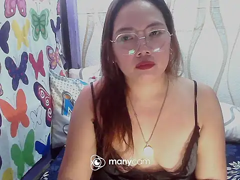 Snapshot of BURBERRY69 chatting on October 2025 01:25:02 AM BURBERRY69 online show from October 2025 01:25:02 AM