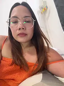 BURBERRY69 online show from June 2026 03:43:02 AM