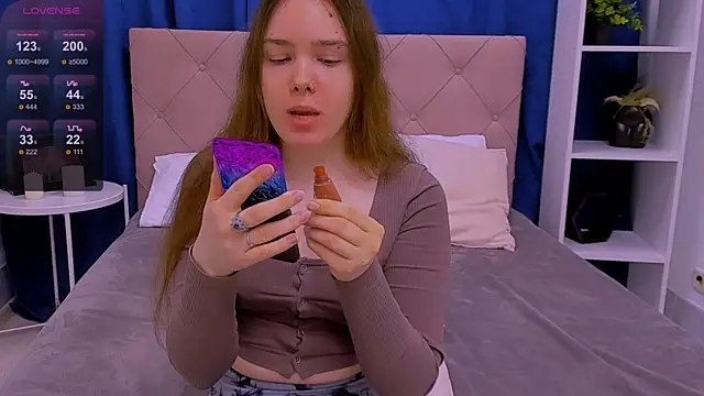 Snapshot of Janie_JJ_Curvie chatting on March 2026 02:17:02 AM Janie JJ Curvie online show from March 2026 02:17:02 AM