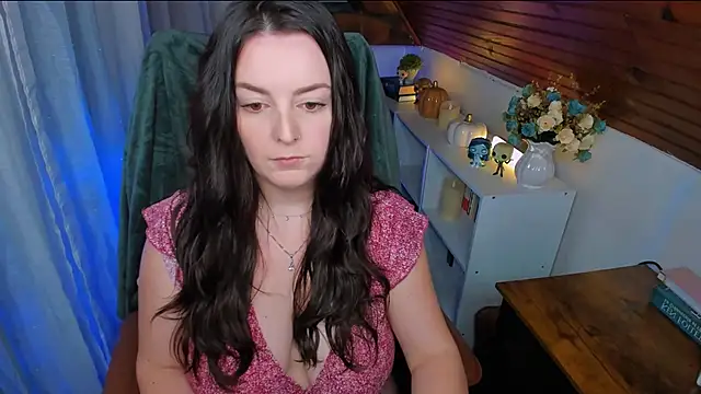 Snapshot of ErinMarshall chatting on November 2025 03:34:01 PM ErinMarshall online show from November 2025 03:34:01 PM