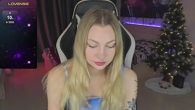 BiMolly online show from January 2025 10:44:02 PM