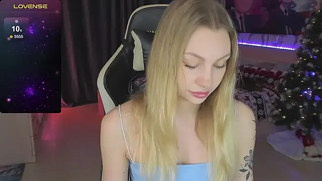 BiMolly online show from February 2025 05:20:02 PM