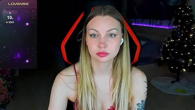 Snapshot of BiMolly chatting on February 2026 12:07:02 AM BiMolly online show from February 2026 12:07:02 AM