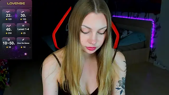 Snapshot of BiMolly chatting on March 2026 02:05:02 AM BiMolly online show from March 2026 02:05:02 AM