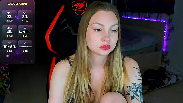 Snapshot of BiMolly chatting on March 2026 04:04:02 AM BiMolly online show from March 2026 04:04:02 AM