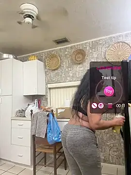 PichyPrettyPussy online show from May 2026 02:45:01 PM