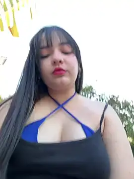 Snapshot of Elle chatting on January 2025 09:28:01 PM Elle online show from January 2025 09:28:01 PM