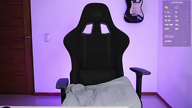 Snapshot of Elle chatting on September 2025 01:38:02 AM Elle online show from September 2025 01:38:02 AM