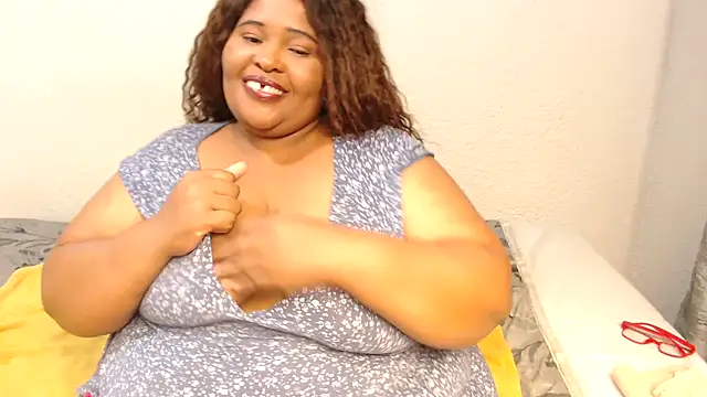 Snapshot of zandile chatting on December 2024 10:06:01 PM zandile online show from December 2024 10:06:01 PM