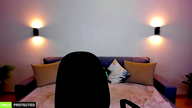 TheWoman   online show from October 2025 06:53:01 PM