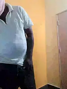 Snapshot of Indianguymohan chatting on October 2025 04:42:01 PM Indianguymohan online show from October 2025 04:42:01 PM