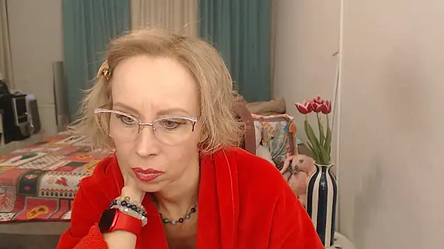 Snapshot of LuxuryNika chatting on March 2026 04:44:02 PM LuxuryNika online show from March 2026 04:44:02 PM