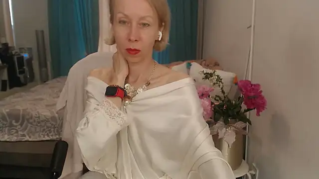 LuxuryNika online show from June 2026 02:49:02 PM