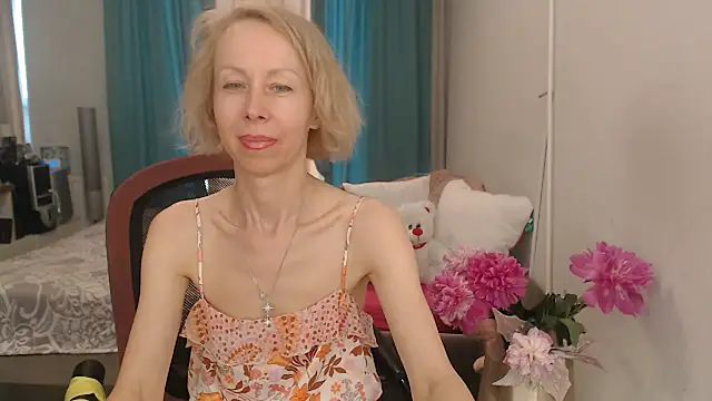 LuxuryNika online show from June 2026 02:05:01 PM