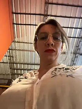 Gatitacarlita online show from April 2026 11:10:01 PM
