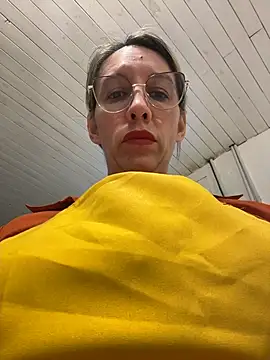 Gatitacarlita online show from May 2026 06:13:01 PM