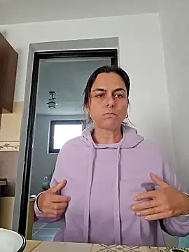 Snapshot of IsabelleCraft chatting on September 2025 11:37:02 AM IsabelleCraft online show from September 2025 11:37:02 AM