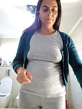 Snapshot of IsabelleCraft chatting on October 2025 10:07:01 AM IsabelleCraft online show from October 2025 10:07:01 AM