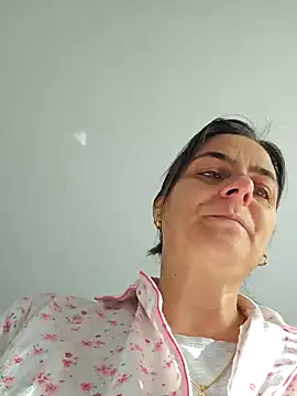 Snapshot of IsabelleCraft chatting on October 2025 08:04:02 AM IsabelleCraft online show from October 2025 08:04:02 AM