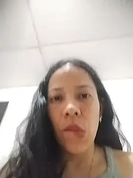 Bootycallhot online show from June 2026 01:35:01 PM