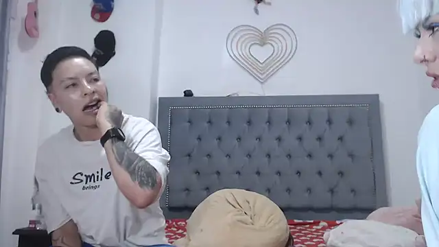 dulce maria x online show from February 2026 10:26:01 PM