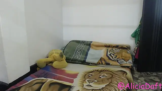 Snapshot of Smoke_trip_Alicia chatting on March 2026 03:00:02 AM Smoke trip Alicia online show from March 2026 03:00:02 AM