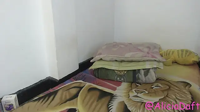 Snapshot of Smoke_trip_Alicia chatting on June 2026 03:10:02 PM Smoke trip Alicia online show from June 2026 03:10:02 PM