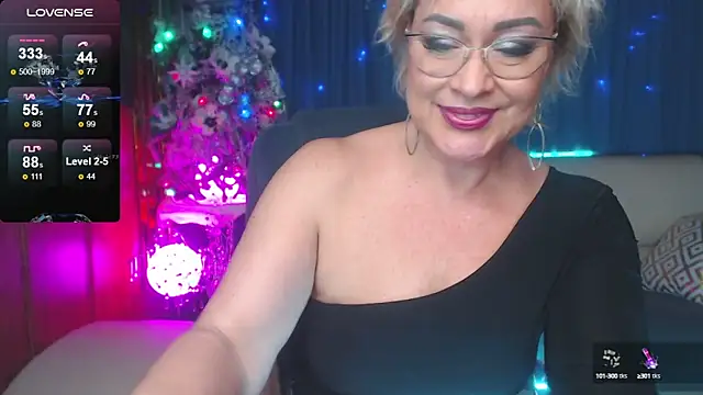 Snapshot of Ellen_Ripley chatting on January 2025 03:42:01 PM Ellen Ripley online show from January 2025 03:42:01 PM