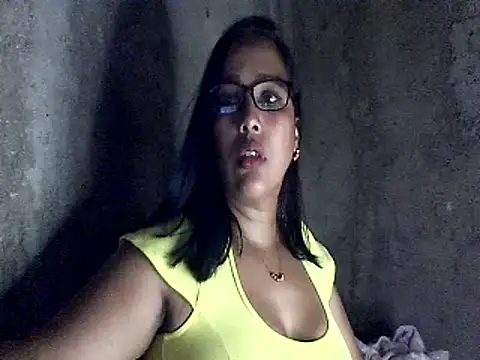 Snapshot of Damita999 chatting on February 2025 06:49:02 PM Damita999 online show from February 2025 06:49:02 PM
