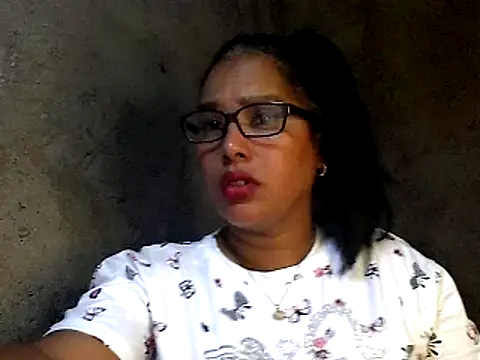 Snapshot of Damita999 chatting on February 2025 06:05:01 PM Damita999 online show from February 2025 06:05:01 PM