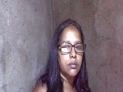 Snapshot of Damita999 chatting on February 2025 03:31:02 PM Damita999 online show from February 2025 03:31:02 PM