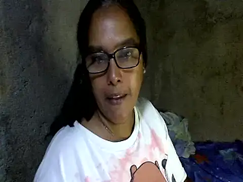 Snapshot of Damita999 chatting on February 2025 02:32:02 AM Damita999 online show from February 2025 02:32:02 AM