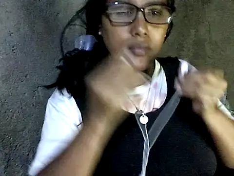 Snapshot of Damita999 chatting on February 2025 05:45:02 AM Damita999 online show from February 2025 05:45:02 AM