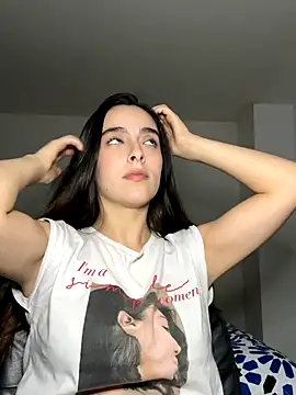 swrennn19 online show from October 2025 10:40:01 PM