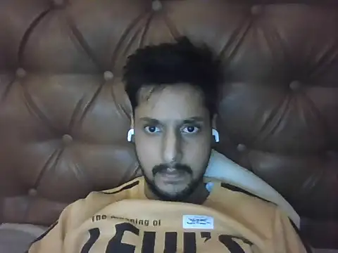 Snapshot of dhruv9413 chatting on December 2025 08:04:02 PM dhruv9413 online show from December 2025 08:04:02 PM