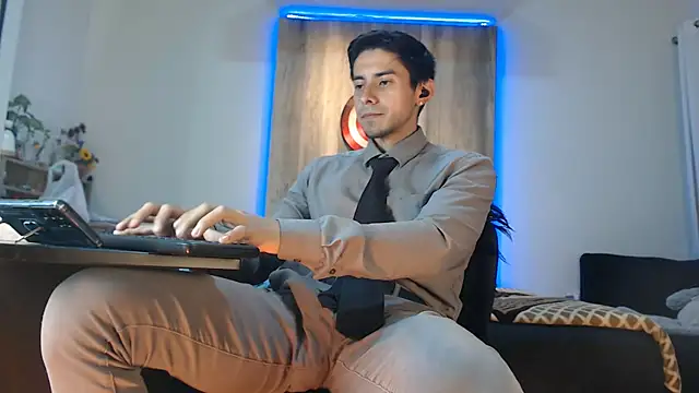 Andrew 4  online show from September 2025 06:28:02 AM