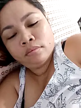 XXLorie 02 online show from February 2025 12:33:02 PM