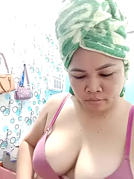 XXLorie 02 online show from October 2025 01:12:02 AM